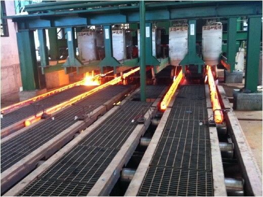Metering Nozzle Continuous Casting Machine , 5 Roller Die Casting Equipment