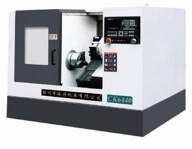 Hydraulic Pneumatic chuck CNC Lathe Machine 900mm Z axis / 100 ~ 2500r / min