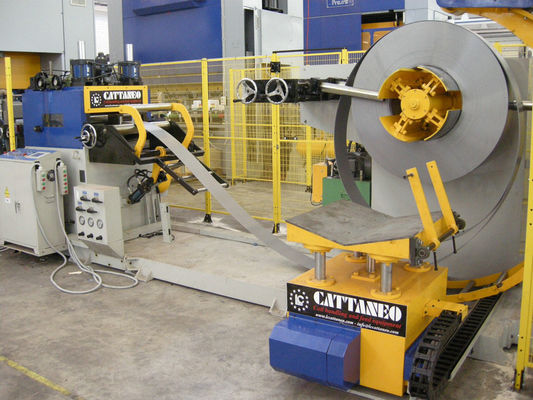 PLC Hydraulic Cold Roll Steel Forming Machine 3 In 1 NC Servo Feeder