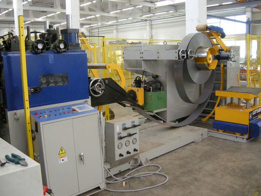 PLC Hydraulic Cold Roll Steel Forming Machine 3 In 1 NC Servo Feeder